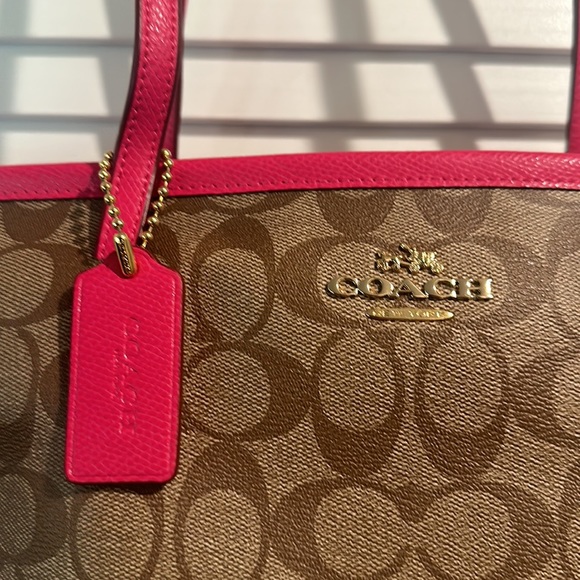 NWOT Coach Signature Taupe/Pink Zip Tote with three inside pockets 18”Wx 10.5”H - Picture 2 of 10